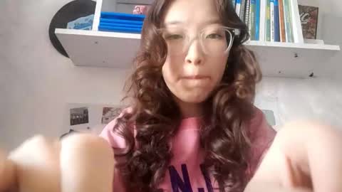 Molly online show from November 23, 2025, 5:29 am