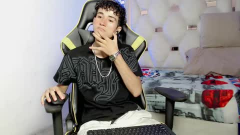 johnny_cagee online show from September 19, 2025, 4:03 am