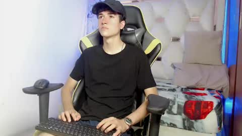 johnny_cagee online show from September 28, 2025, 4:07 am