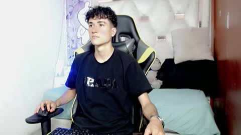 johnny_cagee online show from January 6, 2026, 4:05 am