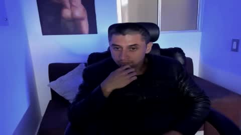 Snapshot of johnny_seens1 chatting on November 18, 2025, 9:30 pm Johnny online show from November 18, 2025, 9:30 pm