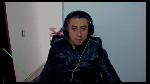 Snapshot of johnny_seens1 chatting on December 3, 2025, 5:11 pm Johnny online show from December 3, 2025, 5:11 pm