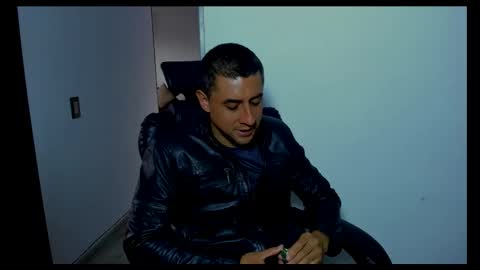 Snapshot of johnny_seens1 chatting on December 5, 2025, 6:59 pm Johnny online show from December 5, 2025, 6:59 pm