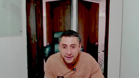 Snapshot of johnny_seens1 chatting on April 5, 2026, 7:44 pm Johnny online show from April 5, 2026, 7:44 pm