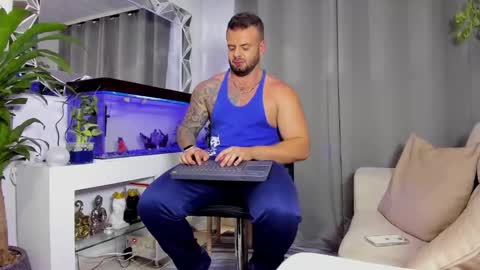 JOHNNY online show from December 26, 2024, 8:21 pm