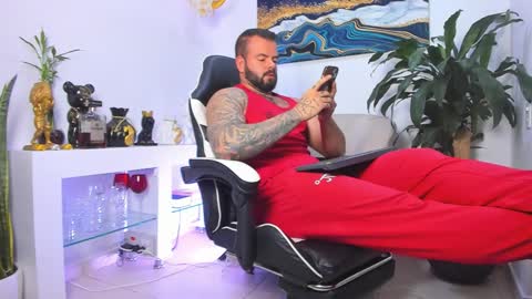 JOHNNY online show from February 9, 2026, 12:58 am