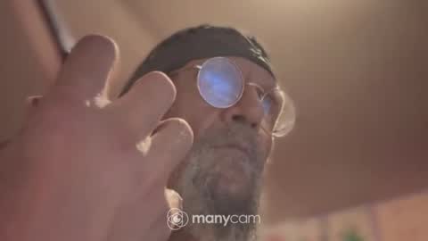 Snapshot of johnnyshung1 chatting on December 30, 2024, 9:27 am johnnyshung1 online show from December 30, 2024, 9:27 am