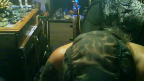 Snapshot of johnnyshung1 chatting on November 4, 2025, 2:32 am johnnyshung1 online show from November 4, 2025, 2:32 am