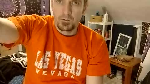 johnpaulkent82 online show from March 1, 2026, 8:38 am