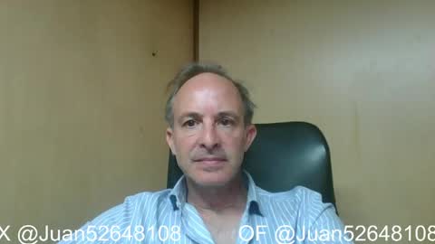 Snapshot of johnq_23 chatting on June 5, 2026, 4:02 pm John online show from June 5, 2026, 4:02 pm