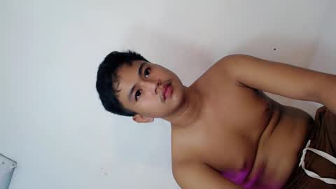 Snapshot of johnrico30 chatting on November 1, 2025, 8:05 am johnrico30 online show from November 1, 2025, 8:05 am