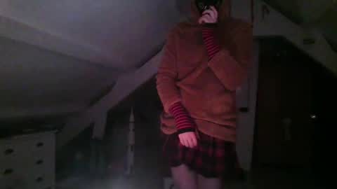 Snapshot of johntochh chatting on December 19, 2025, 3:46 am John online show from December 19, 2025, 3:46 am