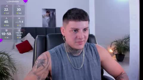 Johny online show from October 31, 2025, 6:42 pm