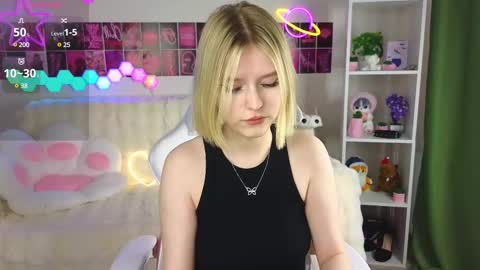 Paula online show from March 9, 2025, 1:46 am