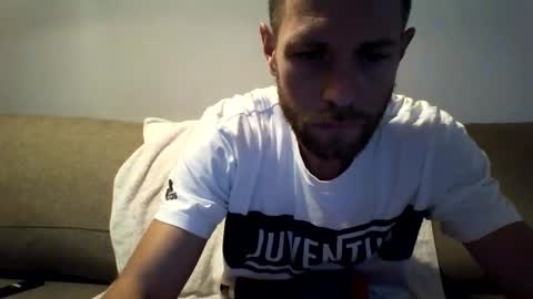 Snapshot of jojo19844 chatting on October 11, 2025, 12:15 pm jojo19844 online show from October 11, 2025, 12:15 pm