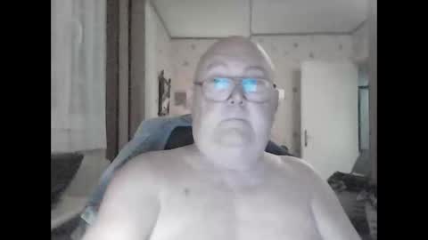 jojo60000529566 online show from April 23, 2026, 4:24 am