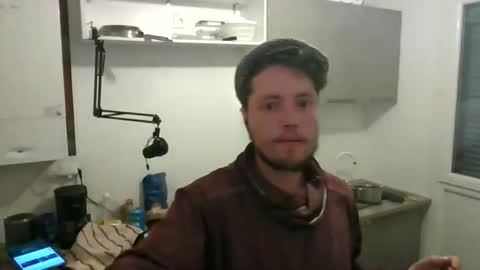 boss online show from November 2, 2025, 10:34 pm