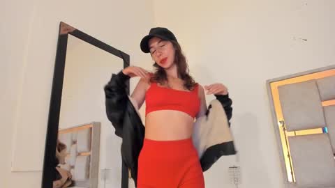 jolie_lov online show from February 11, 2025, 1:30 pm