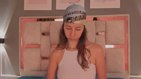 jolie_lov online show from September 23, 2025, 1:14 pm