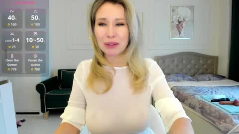 Jolie Ozolla online show from October 13, 2025, 10:59 am