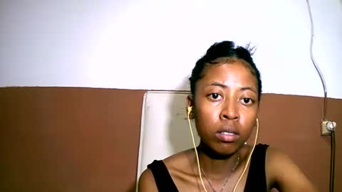 joliekah27 online show from February 12, 2025, 1:09 am