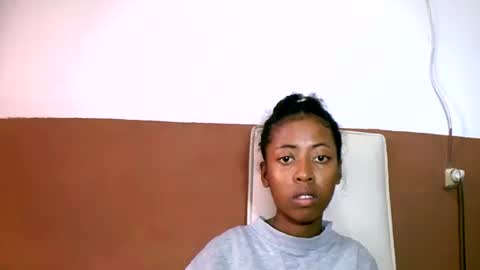 joliekah27 online show from February 12, 2025, 4:33 am