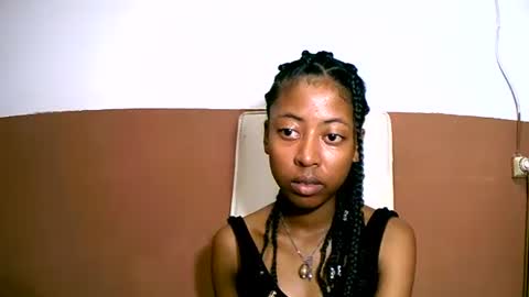 joliekah27 online show from February 12, 2025, 6:19 pm