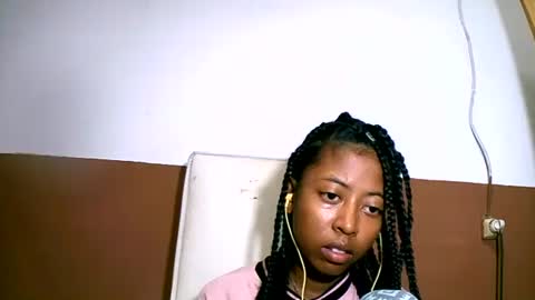 joliekah27 online show from February 16, 2025, 1:58 am