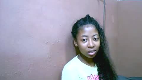 joliekah27 online show from February 25, 2025, 1:09 am