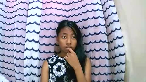 joliekah27 online show from September 14, 2025, 9:19 am