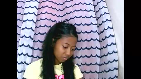 joliekah27 online show from September 16, 2025, 6:47 am