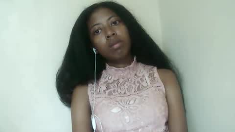 joliekah27 online show from April 2, 2026, 7:55 pm