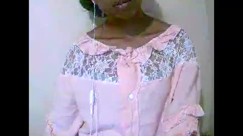 joliekah27 online show from April 16, 2026, 8:09 pm