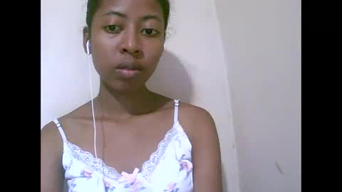 joliekah27 online show from April 18, 2026, 7:45 am