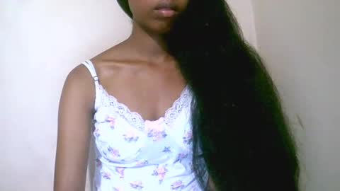 joliekah27 online show from April 19, 2026, 8:02 am