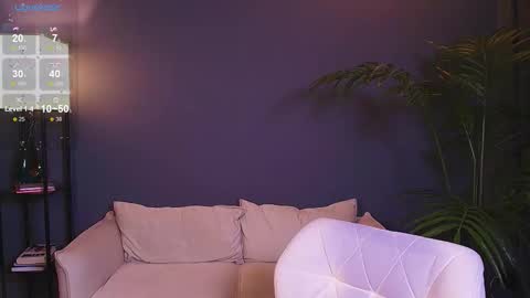 Polly  online show from November 7, 2025, 7:19 am