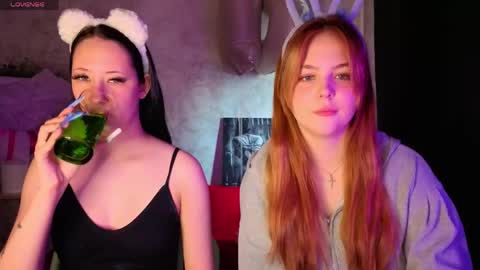 Polly  online show from April 19, 2026, 8:57 am