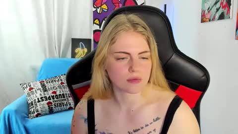 Snapshot of jolly_doll_ chatting on June 5, 2026, 6:52 am Jolly online show from June 5, 2026, 6:52 am