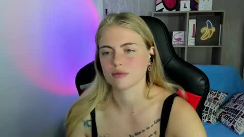 Snapshot of jolly_doll_ chatting on July 24, 2026, 4:43 am Jolly online show from July 24, 2026, 4:43 am