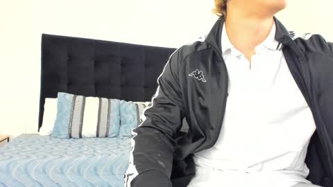 Snapshot of jonathan_daniels1 chatting on February 4, 2025, 11:05 am Jonathan Danielss online show from February 4, 2025, 11:05 am