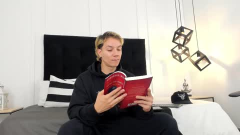 Snapshot of jonathan_daniels1 chatting on February 12, 2025, 11:51 am Jonathan Danielss online show from February 12, 2025, 11:51 am