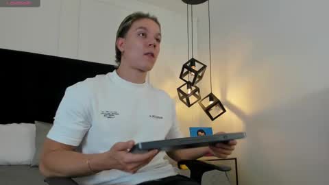 Snapshot of jonathan_daniels1 chatting on March 2, 2025, 12:32 pm Jonathan Danielss online show from March 2, 2025, 12:32 pm