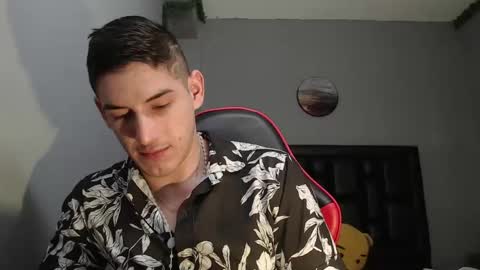 jonathancast08 online show from January 14, 2025, 3:36 pm