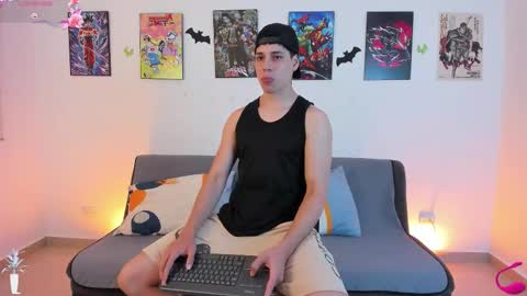 Instagram jonathanfit14 online show from November 9, 2025, 11:47 pm