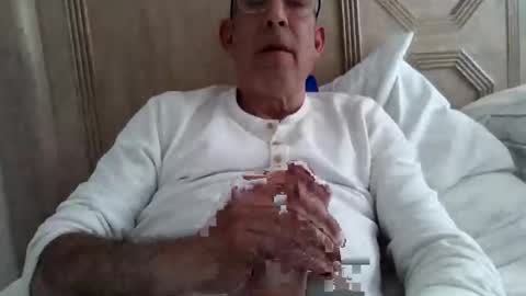 John loves pussy online show from May 3, 2026, 1:17 pm