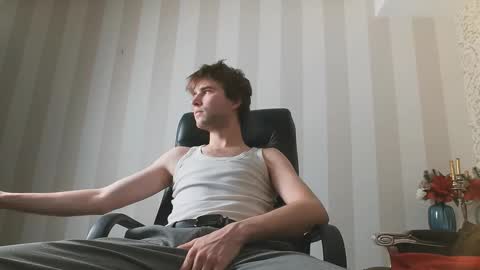 Snapshot of jonnahhell chatting on December 3, 2025, 2:15 pm Jonah online show from December 3, 2025, 2:15 pm