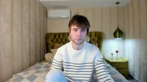 Snapshot of jonnahhell chatting on December 18, 2025, 12:00 pm Jonah online show from December 18, 2025, 12:00 pm