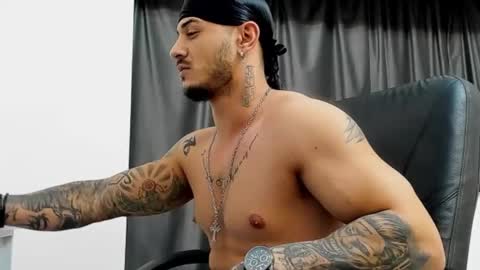 jonnyporn1 online show from January 5, 2025, 3:23 pm