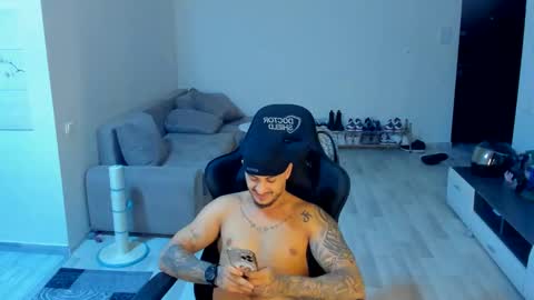 jonnyporn1 online show from November 4, 2025, 10:42 pm