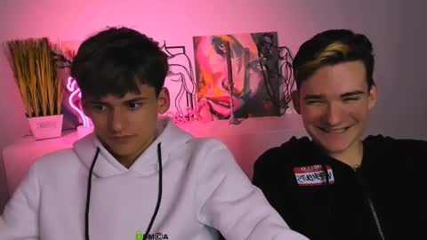 jordi_ser online show from December 4, 2025, 8:06 pm